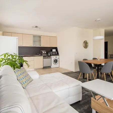 Penthouse At White Cliffs 公寓 *
