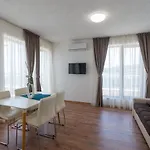 Апартаменты Penthouse At White Cliffs