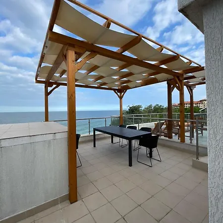 Penthouse At White Cliffs شقة *
