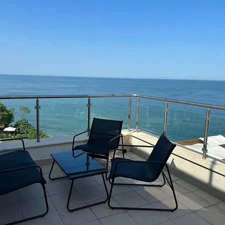 Penthouse At White Cliffs Apartament *