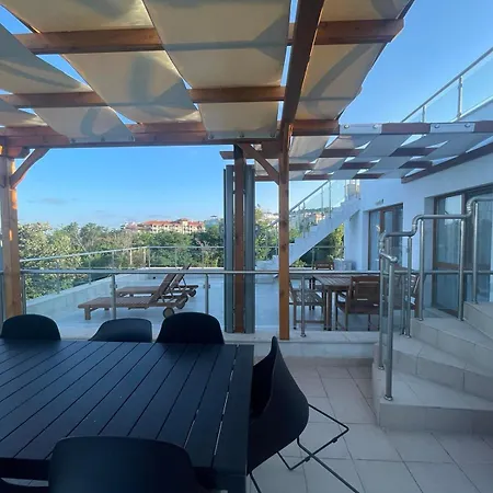 Penthouse At White Cliffs