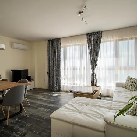 Penthouse At White Cliffs شقة بايالا