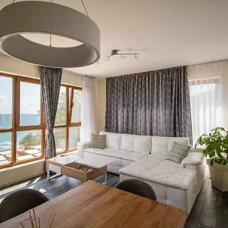 Penthouse At White Cliffs Bjała